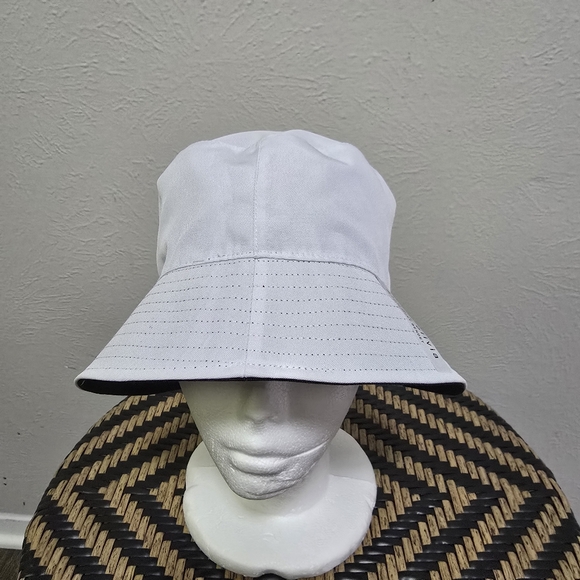 Alice + Olivia Bucket Hat Reversible - Picture 6 of 9